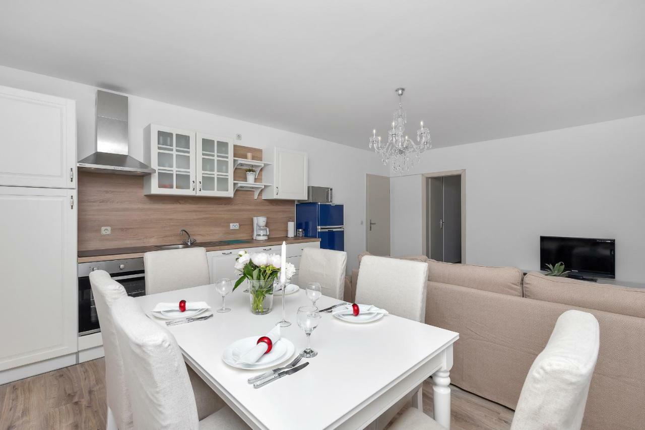Apartments Marija Makarska Esterno foto