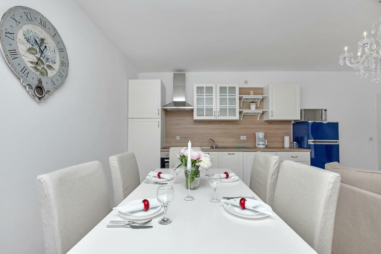 Apartments Marija Makarska Esterno foto