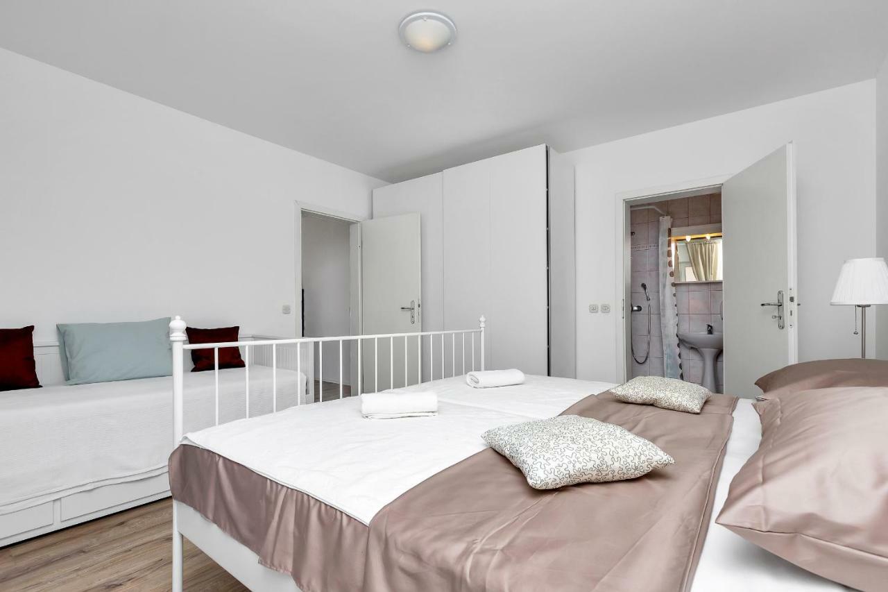 Apartments Marija Makarska Esterno foto