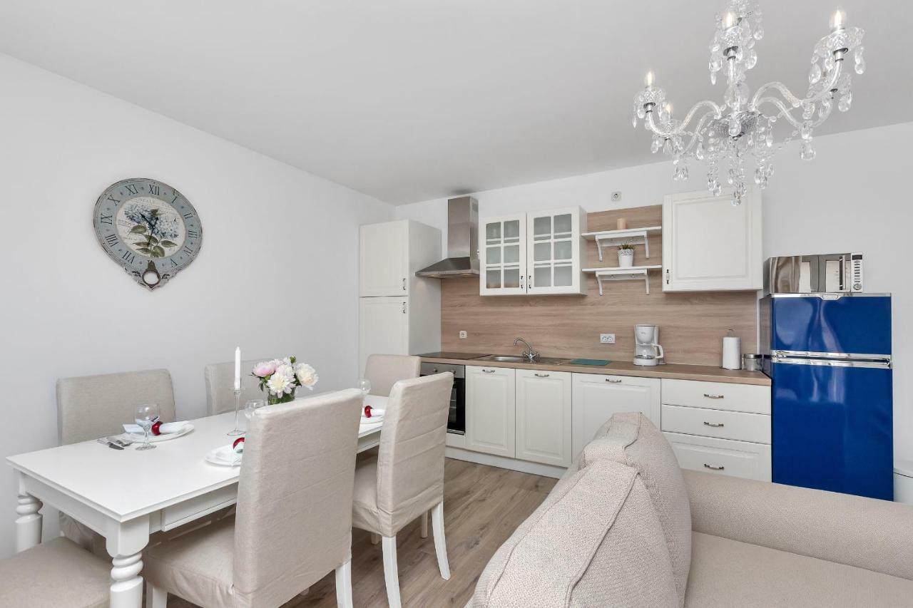 Apartments Marija Makarska Esterno foto