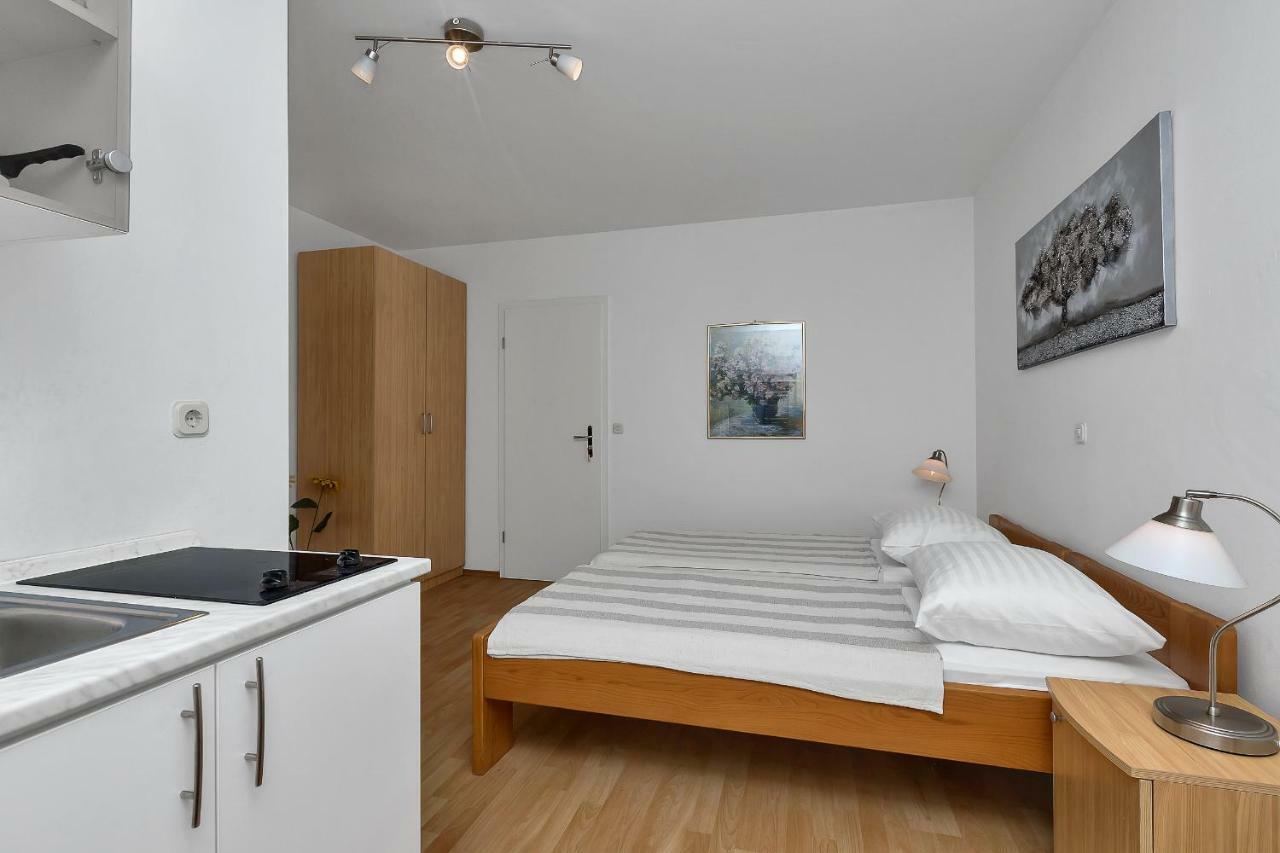 Apartments Marija Makarska Esterno foto