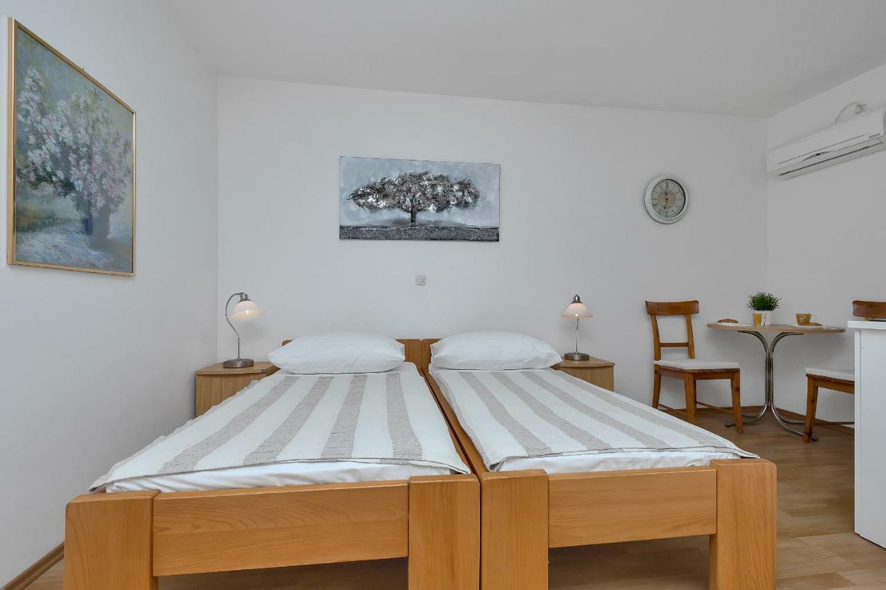 Apartments Marija Makarska Esterno foto