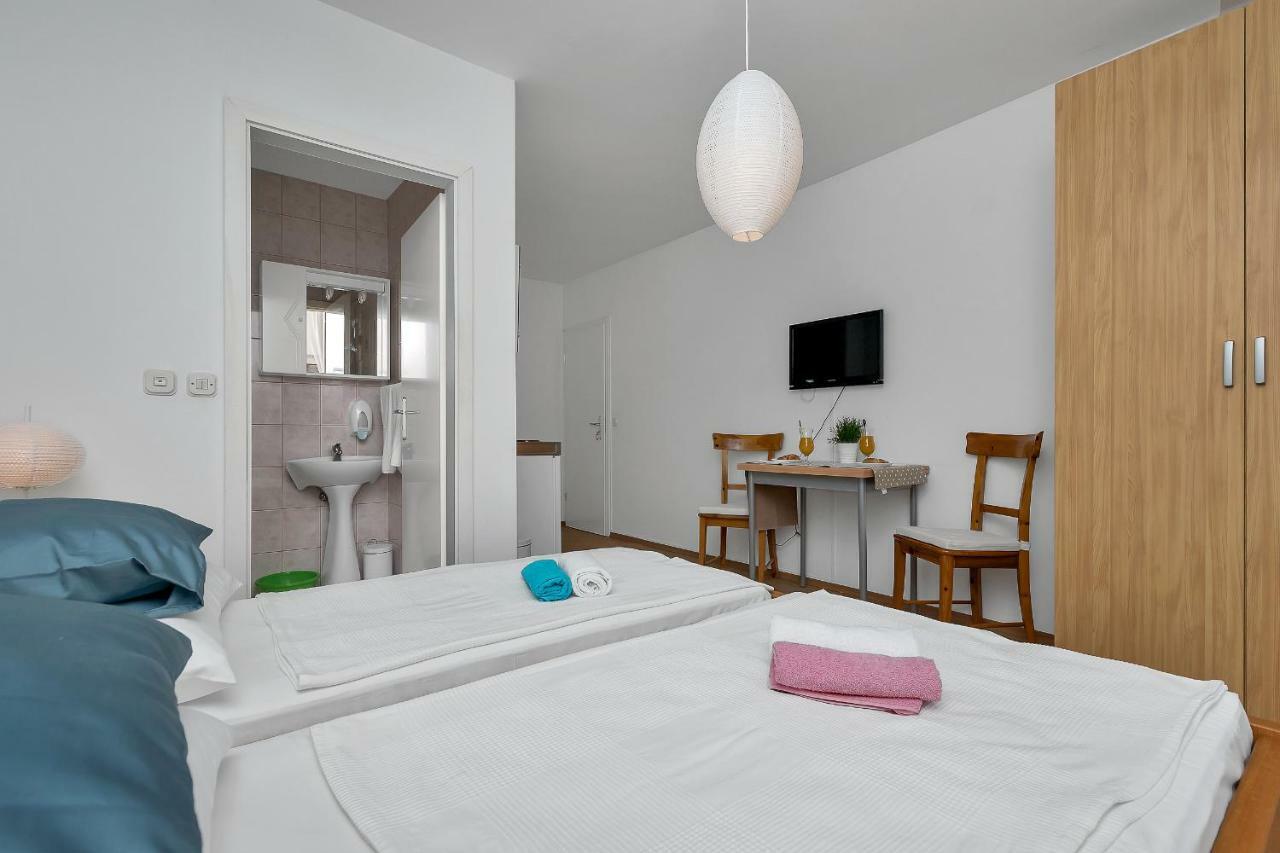 Apartments Marija Makarska Esterno foto